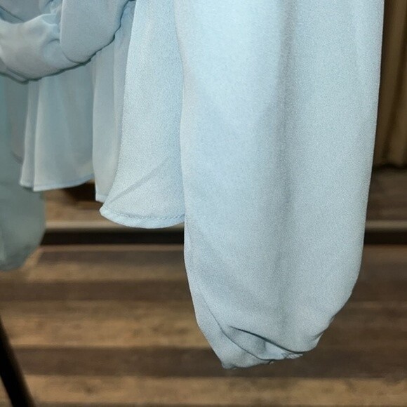 Ruched  baby blue NEW Crop Top sz Med   women‎ top - Picture 3 of 4
